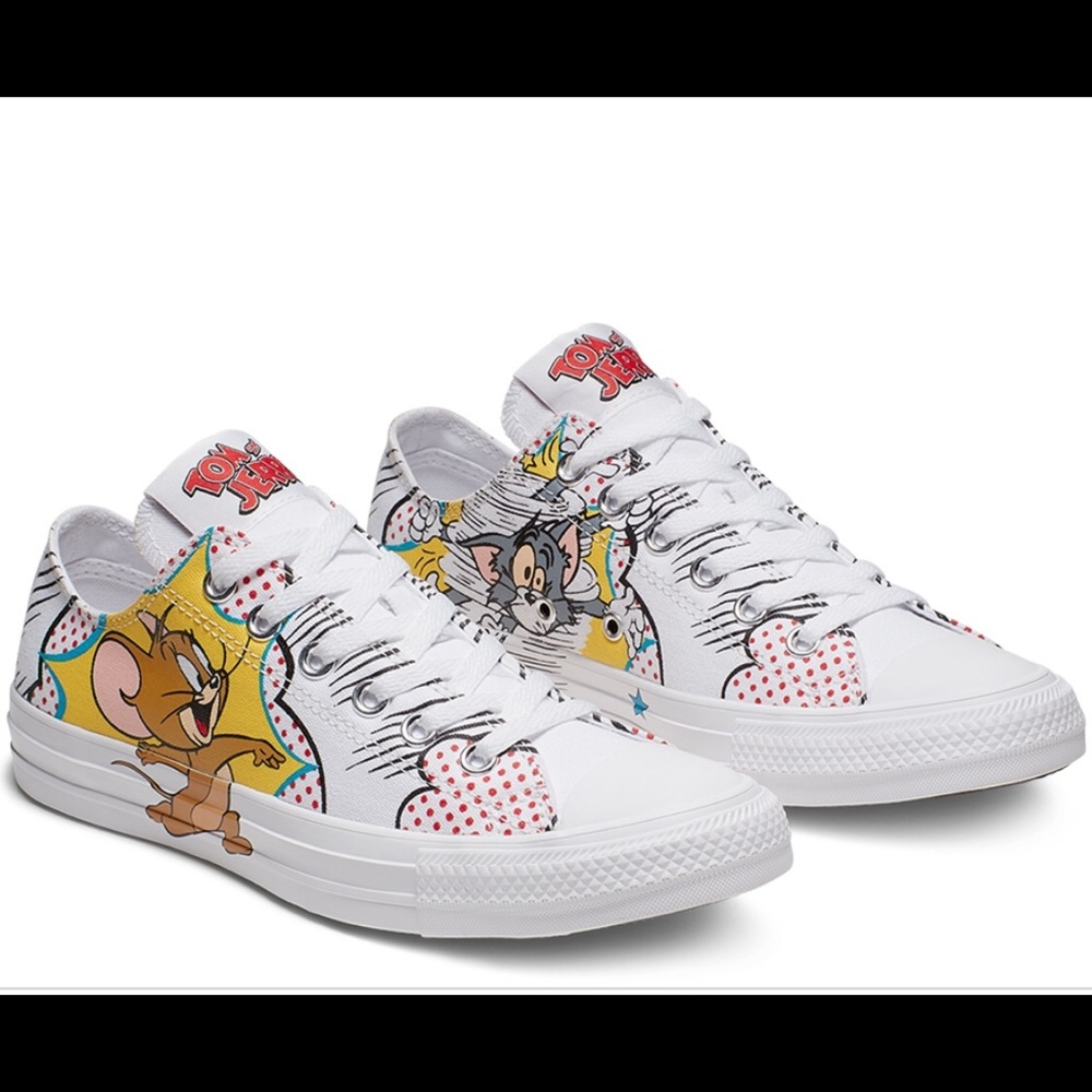 ISO Tom and Jerry converse women’s size 7 or  7.5